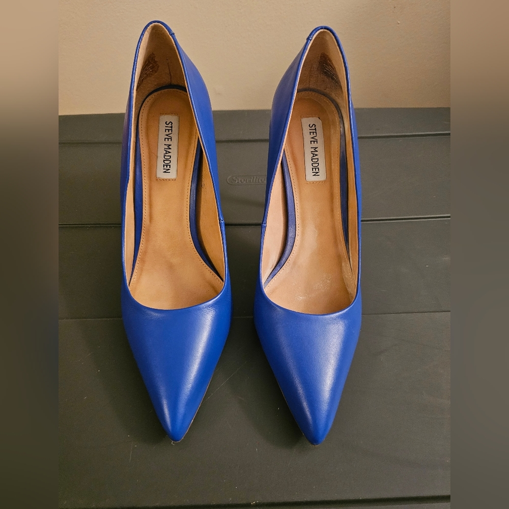 Steve Madden Royal Blue Pumps